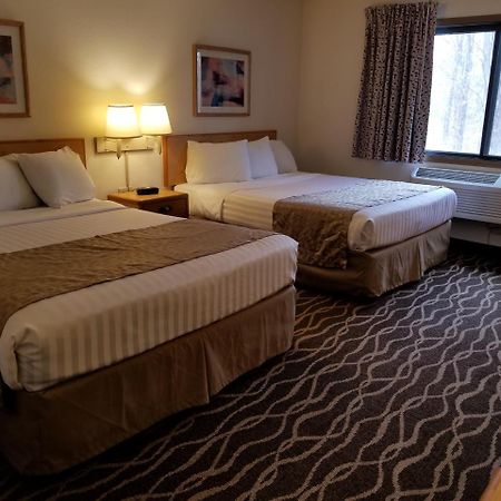 Boarders Inn & Suites By Cobblestone Hotels - Wautoma Ngoại thất bức ảnh