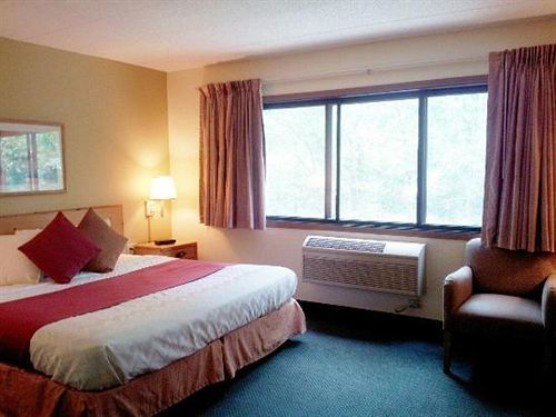 Boarders Inn & Suites By Cobblestone Hotels - Wautoma Ngoại thất bức ảnh