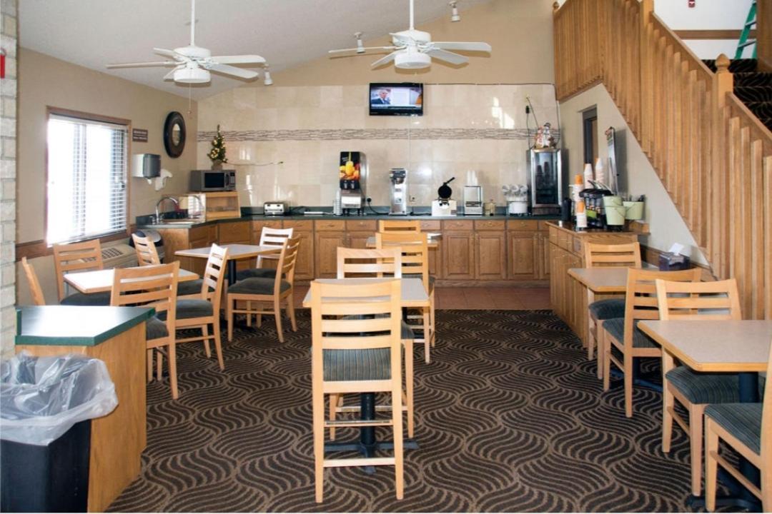 Boarders Inn & Suites By Cobblestone Hotels - Wautoma Ngoại thất bức ảnh