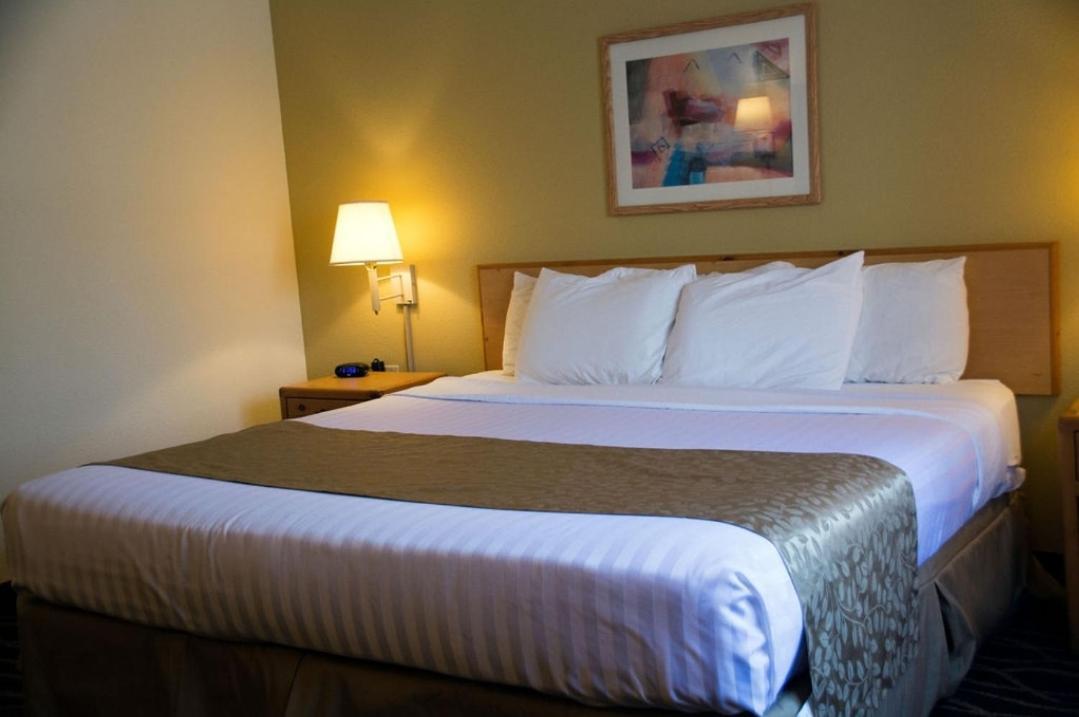 Boarders Inn & Suites By Cobblestone Hotels - Wautoma Ngoại thất bức ảnh