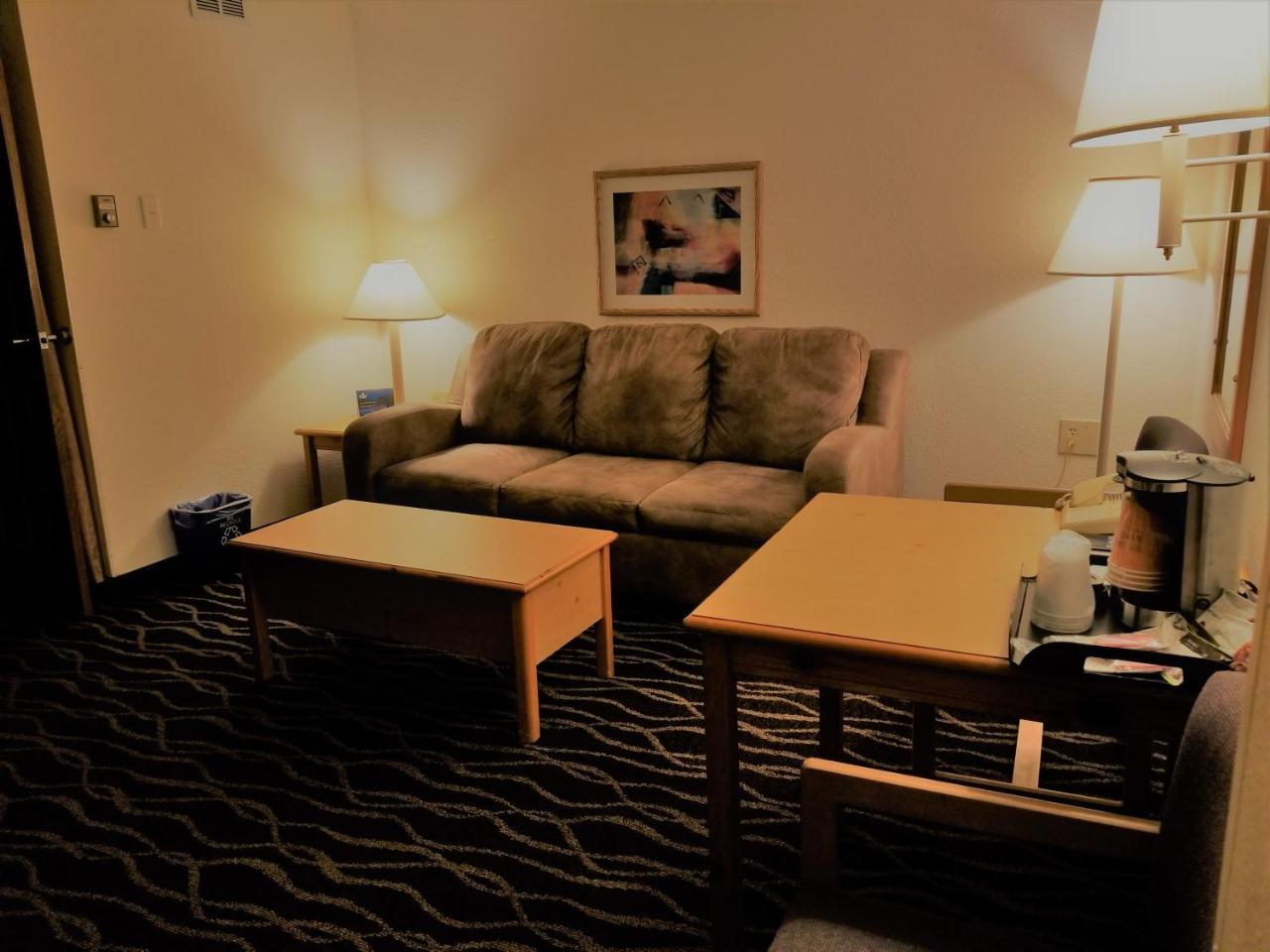 Boarders Inn & Suites By Cobblestone Hotels - Wautoma Ngoại thất bức ảnh