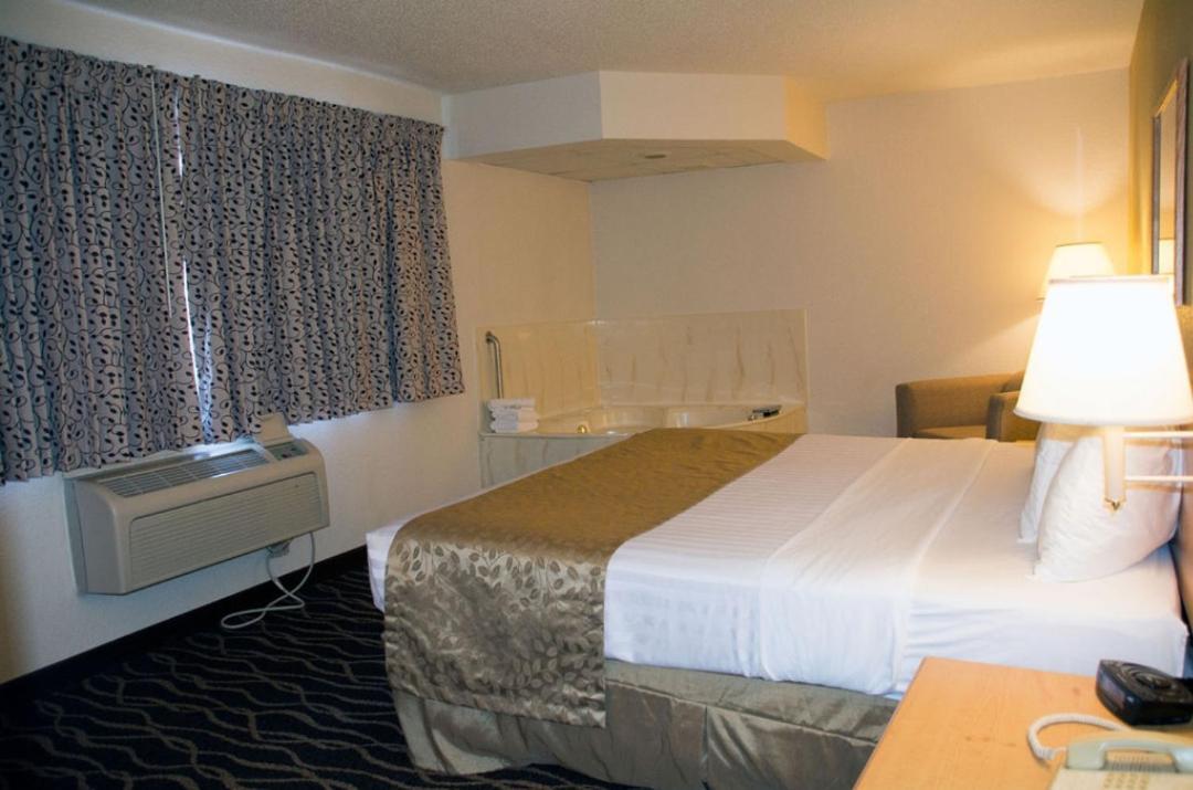 Boarders Inn & Suites By Cobblestone Hotels - Wautoma Ngoại thất bức ảnh