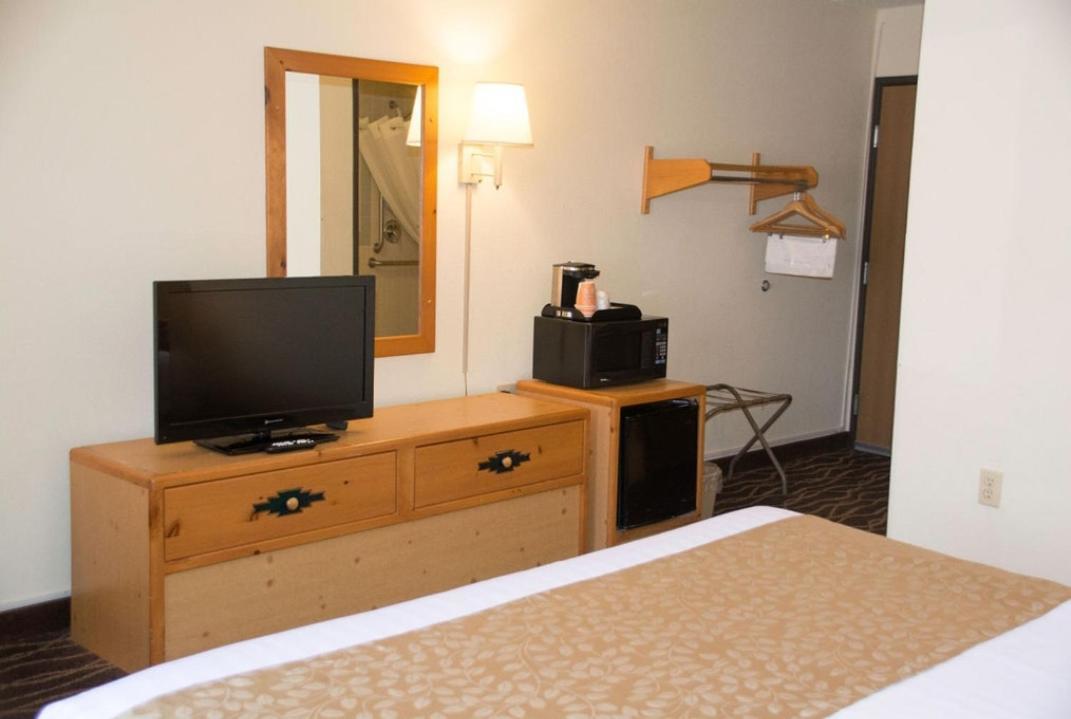 Boarders Inn & Suites By Cobblestone Hotels - Wautoma Ngoại thất bức ảnh