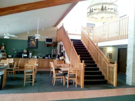Boarders Inn & Suites By Cobblestone Hotels - Wautoma Ngoại thất bức ảnh